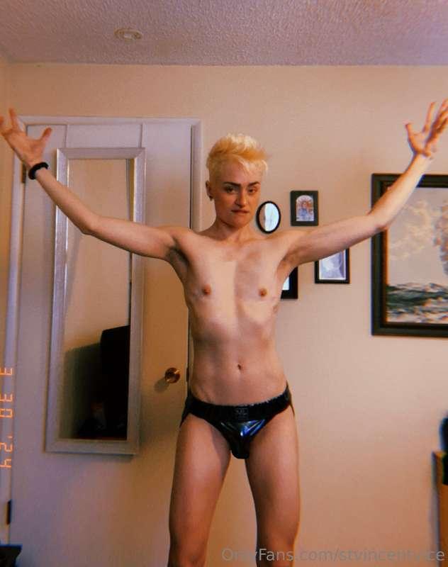 felt inspired by sting’s feyd rautha in dune 1984 😎💅 enjoy s..