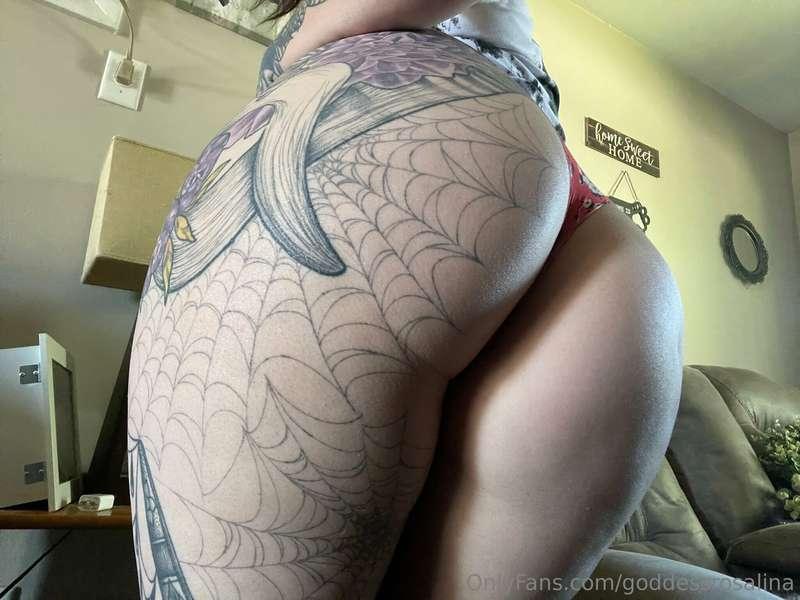 Ready to get wild? Head over to @rosalinaryder for daily nud..