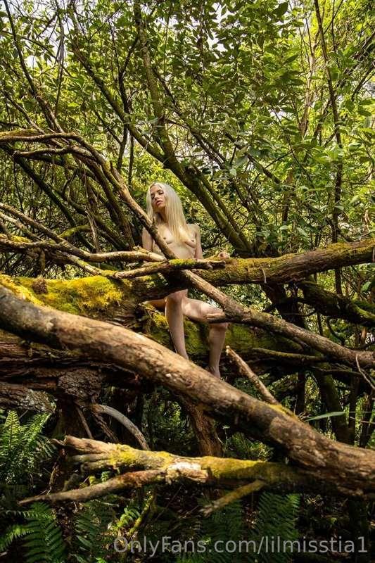 lilmisstia1 image #0