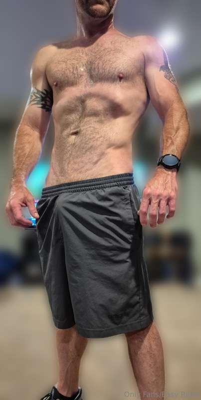 Start the day with a workout then just leave it out! Happy F..