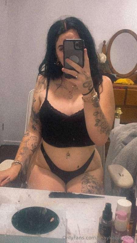 Just me, my ink, and a little mirror magic! ✨💁‍♀️