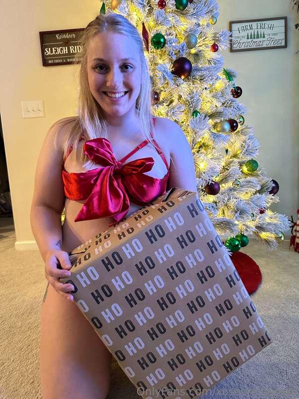 Day 25
Merry Christmas 🎄 
It’s time to unwrap me like a pres..
