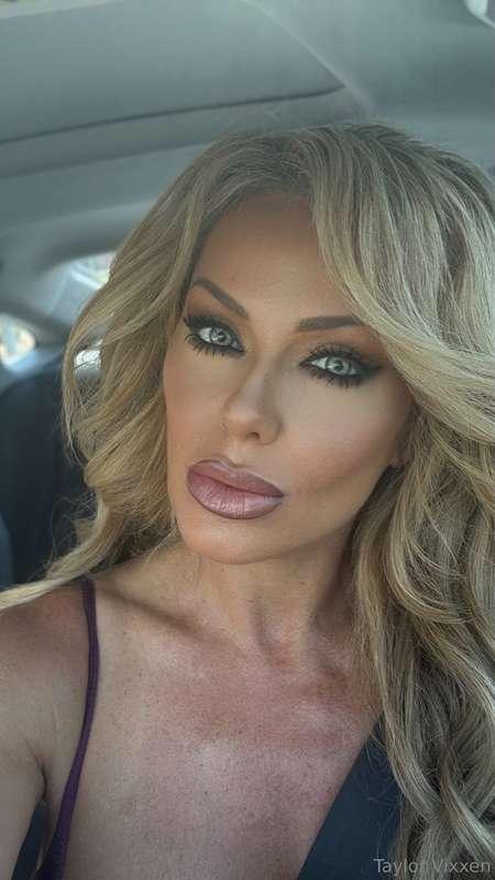 Headed to, my Naughty America shoot today. Did my own make u..