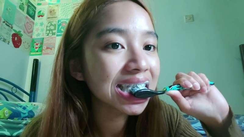 ASMR brushing my teeth 🤣