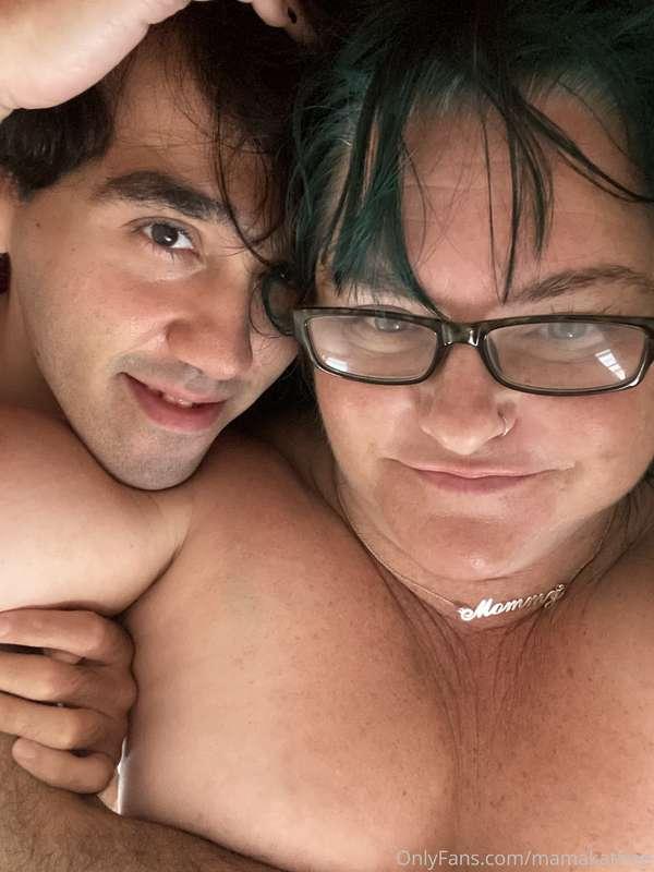 Come hang out with us live on Chaturbate tonight at 9pm EST ..