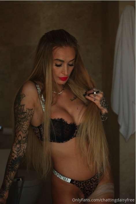 I need a touch on my soft skin, wanna be my touch ?