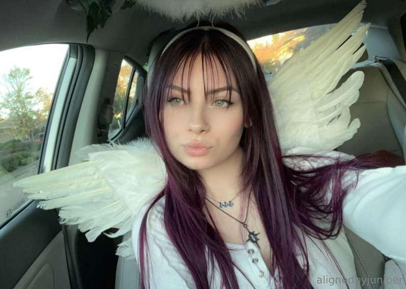 I promise, I am an angel🪽
Happy Halloween 👻💕