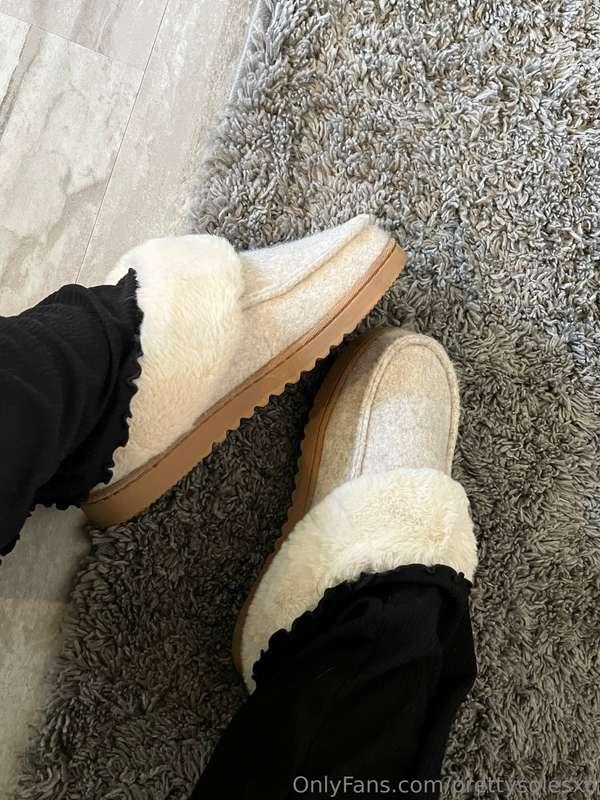 Love my new slippers 🦶🏼