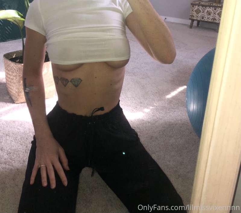 i’m gonna go get a pedi 💅🏼 tip me and you’ll get a special t..