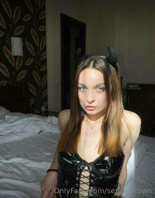 🔞OHH, THIS BLUE-EYED BRUNETTE  🖤 #ad
@sexxxylexylexyhumps🎀 i..