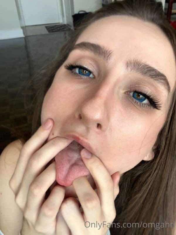 I heard daddy loves it when I let them stick their fingers i..