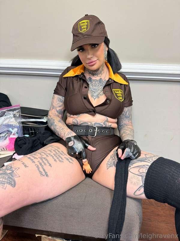 I need you to sign for your delivery 📦😈