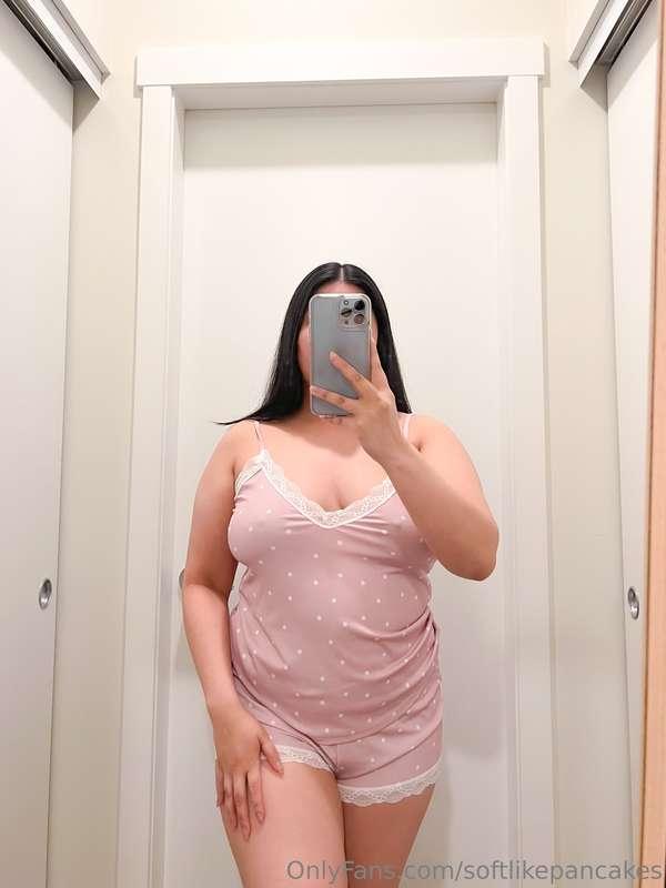 Swipe to undress me 😘