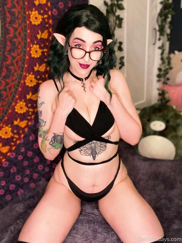 How many of you would fuck this slutty elf? 😈