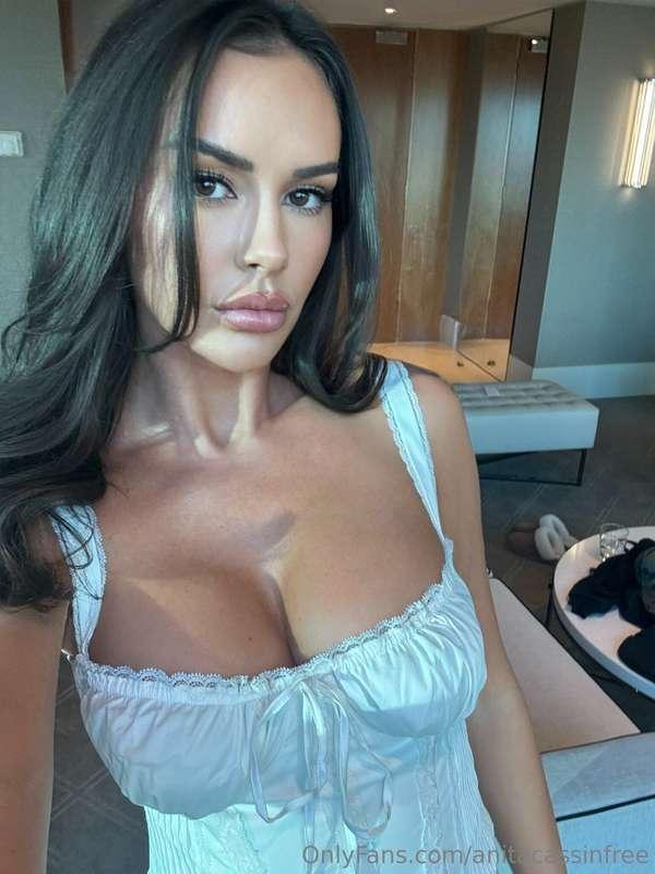 Let's take a nap? 😘