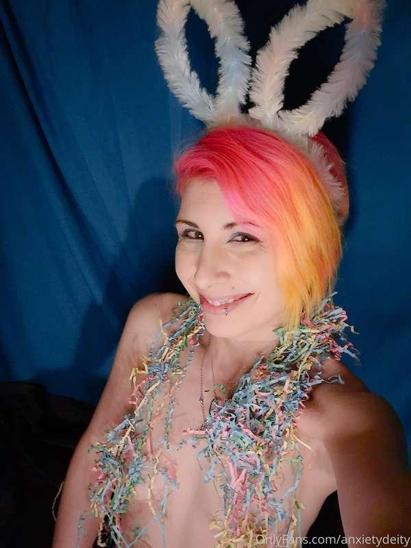 HAPPY EASTER, LOVES!!! 🥰❤ I'm spending the day with family, ..