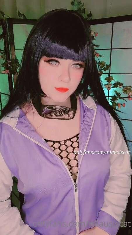 Les envié fotitos de Hinata en lencería, espero que les haya..
