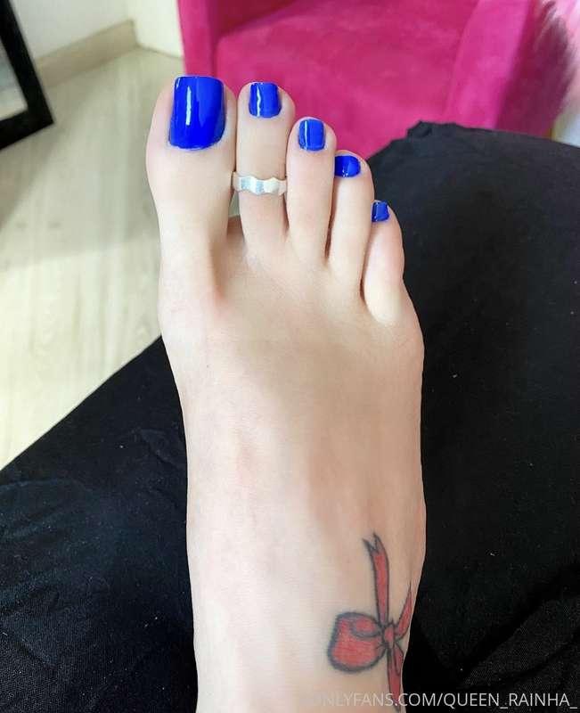 Suck my toes 🤤 Chupa meus dedos.