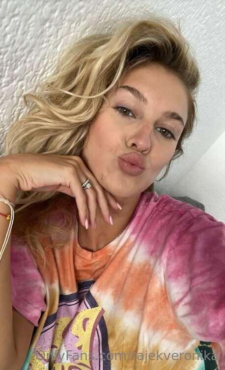 💋
