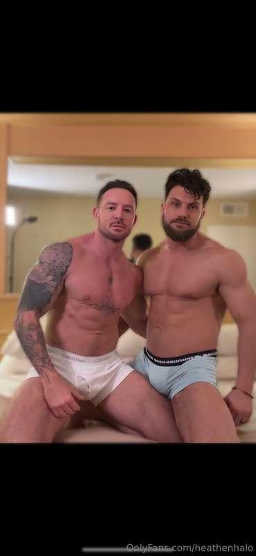 My NEW COLLAB with @holdenhuntxx is AVAILABLE NOW for $15 !!..