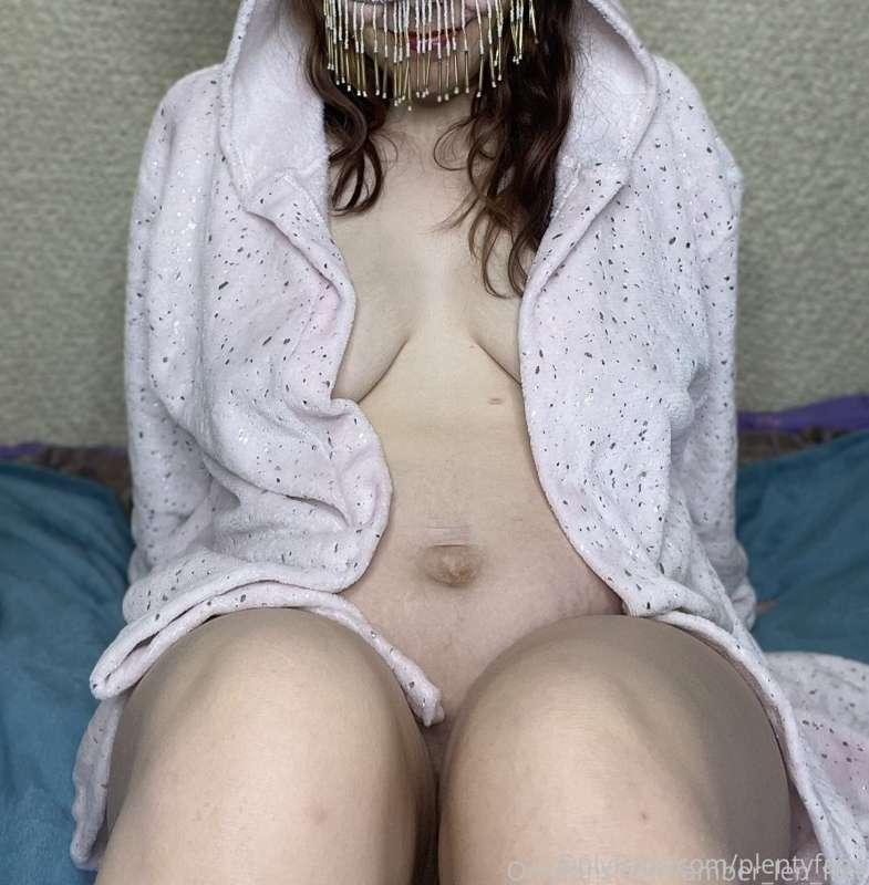 Thick country mom
Currently pregnant 
Daily XXX content
Cust..
