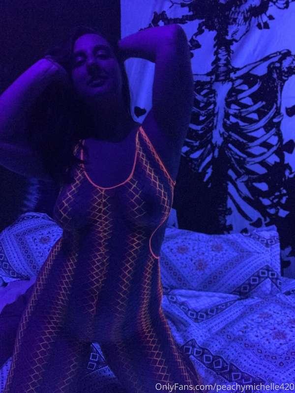 🌈 Got wild under a black light last night