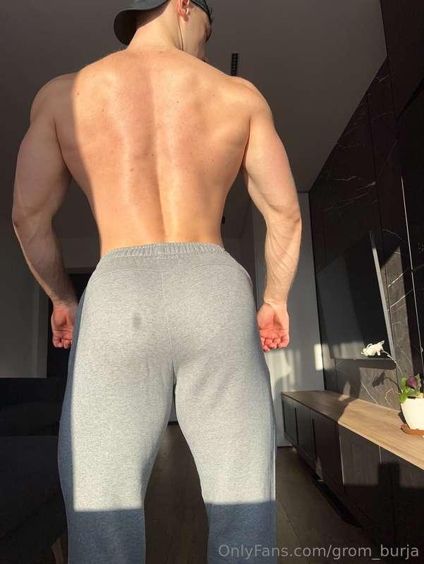 Wanna see how I rimm my muscle ass?😏🔥
On my OF you can see v..