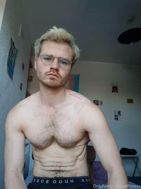 Woke up horny, need to ride someone's face 🥵