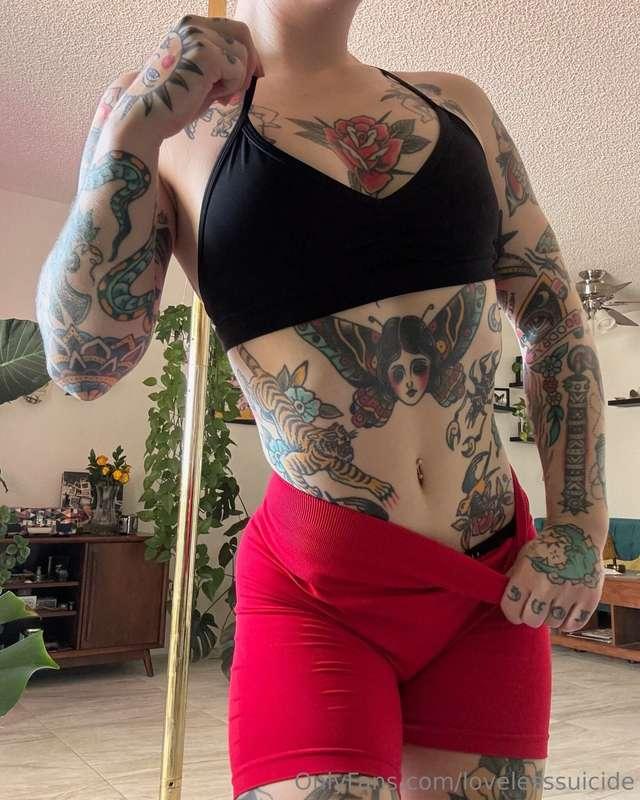 It's getting a little hot...Should I take it off?😈