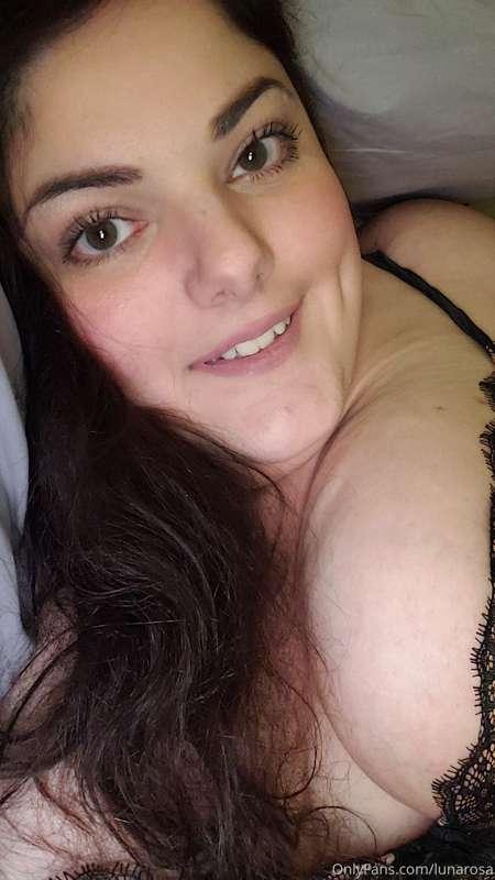 I always wish people would pay more attention to my boobs 😋