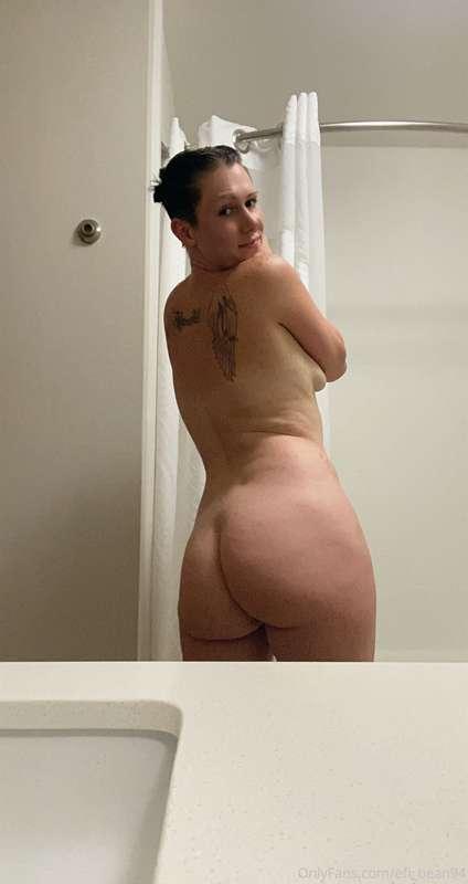 Go subscribe to my premium page to watch the videos I made i..