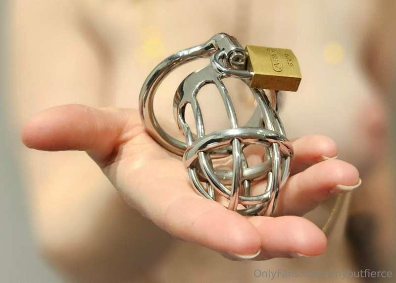 Yesterday I caged up a pathetic cock..... I teased and licke..