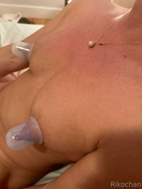 Nine recent pumping pics! Nips & clit! The light was so bad ..
