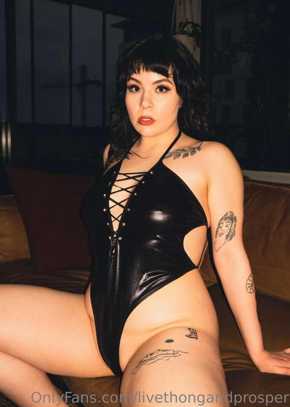 free for phone and video chats tonight & tomorrow! come play..