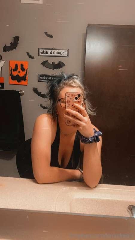 Bathroom quickie anyone?