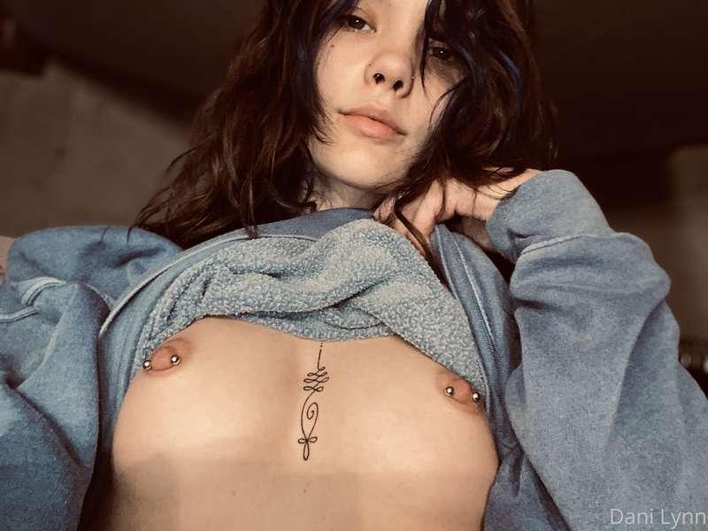 🥵I love my tiny titties. Wby?
