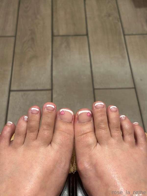 brand new pedicure 🦶🏼 😍 unlock now to watch me get a foot ma..