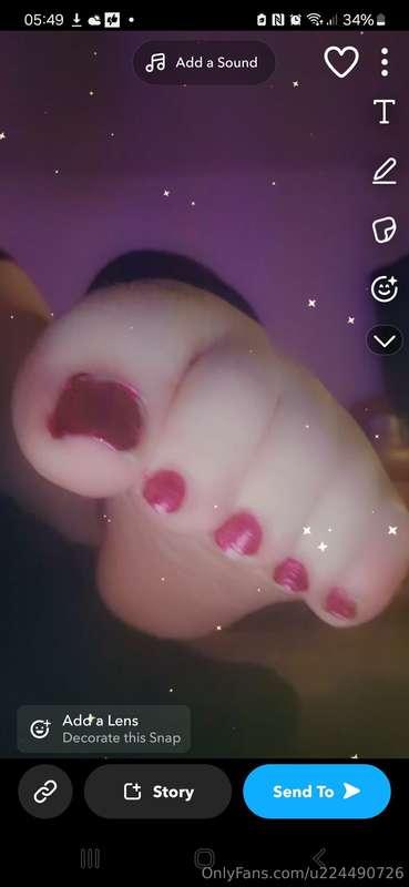 U want to suck my toes baby x