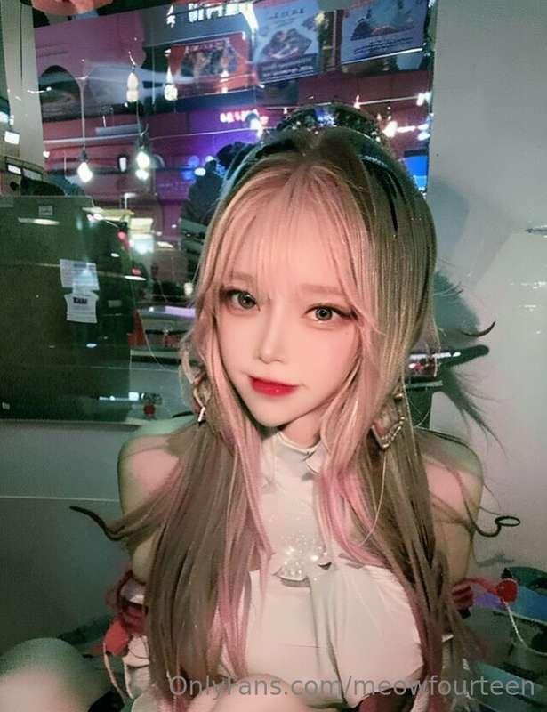 最近在研究AI画图，身体抱恙ing。争取近两周内更新！ 图片不是我本人~ I've been studying AI d..