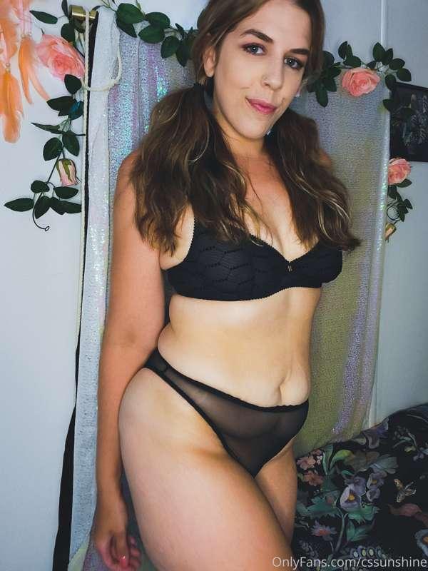 You can def tell I've been out in the sun! Feeling sexy late..