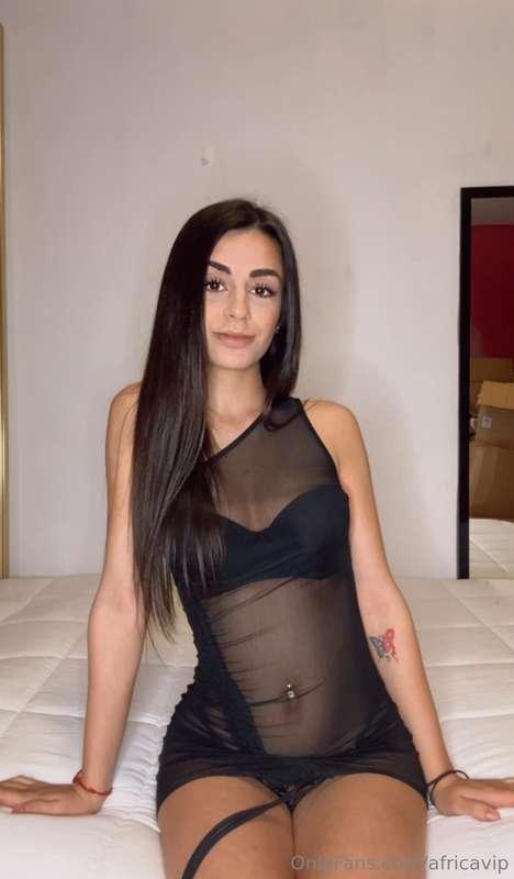 Do you want to cum with the best content?💦👅 This hot spanish..