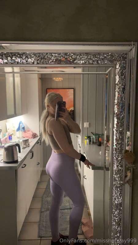 Just finished a workout 🥵🍑