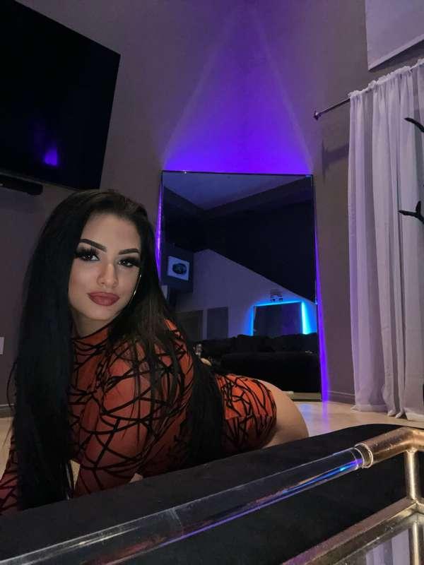 Whos online today? I'm partying and wanna have some extra fu..
