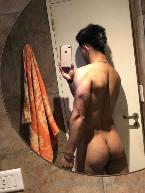 Does this ass deserve a tip, right? Look what that's 🥵🔥😍  Es..