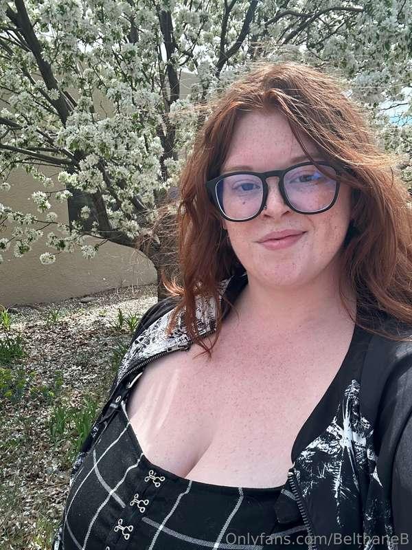 Another lovely spring day another silly do walking outfit.