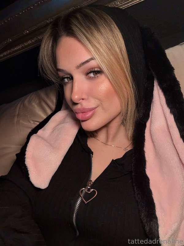 hi baby how can i help you feel good ?🥰