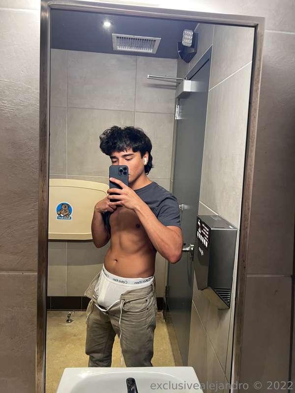 exclusivealejandro image #0