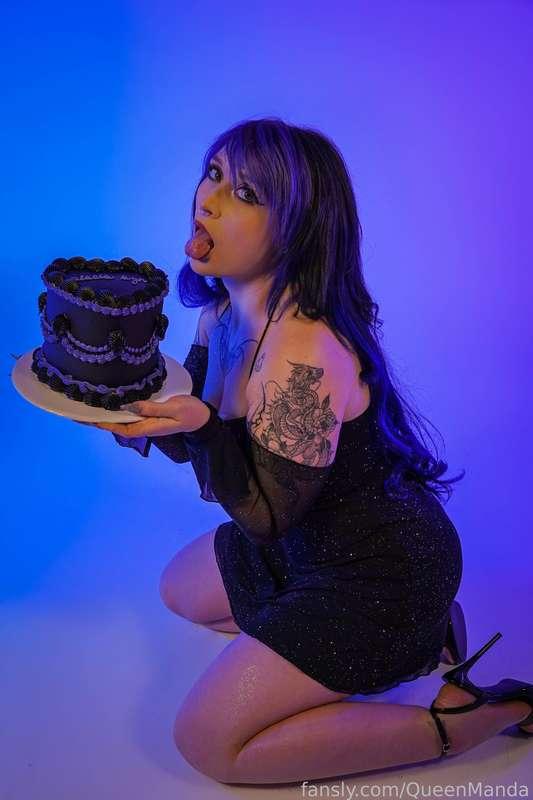 Tongue out for cake today!😛 what about you??

#birthday #bdaygirl #bday #mouth #cake #booty #hotgirl