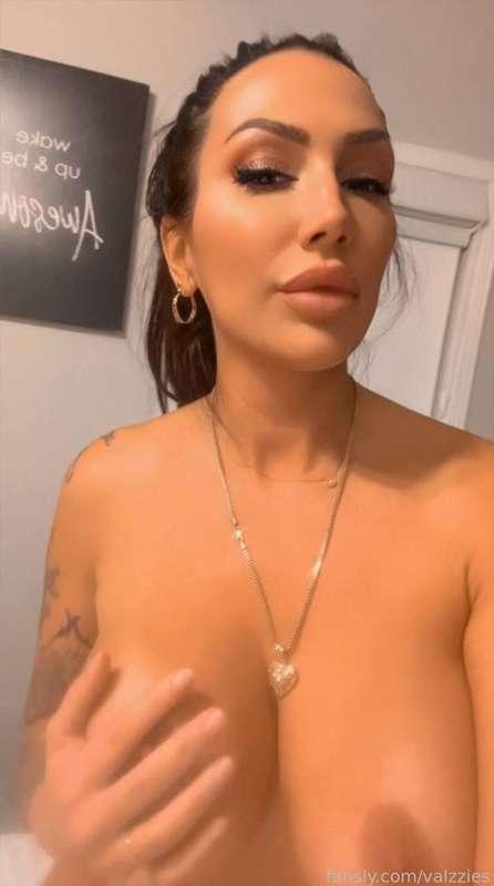 Horny and wet , come and play baby 🍆😈💦

#wet #horny #tits #nudes #sexting #sex #porn #fyp #booty #boobs #pussy #model #ass #doggy #facial #cum #squirt #dildo #girlgirl #wet #nipples #massivetits #wetpussy #nipples #boobs #busty #faketits #bigtits #wetpussy