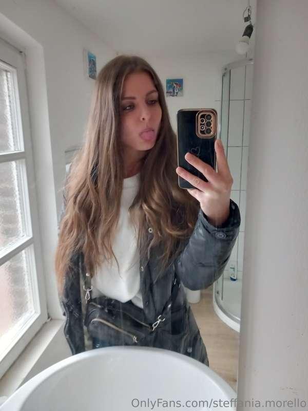 Guten Morgen 🥰 endlich Freitag Baby. Was machst du schönes ?..